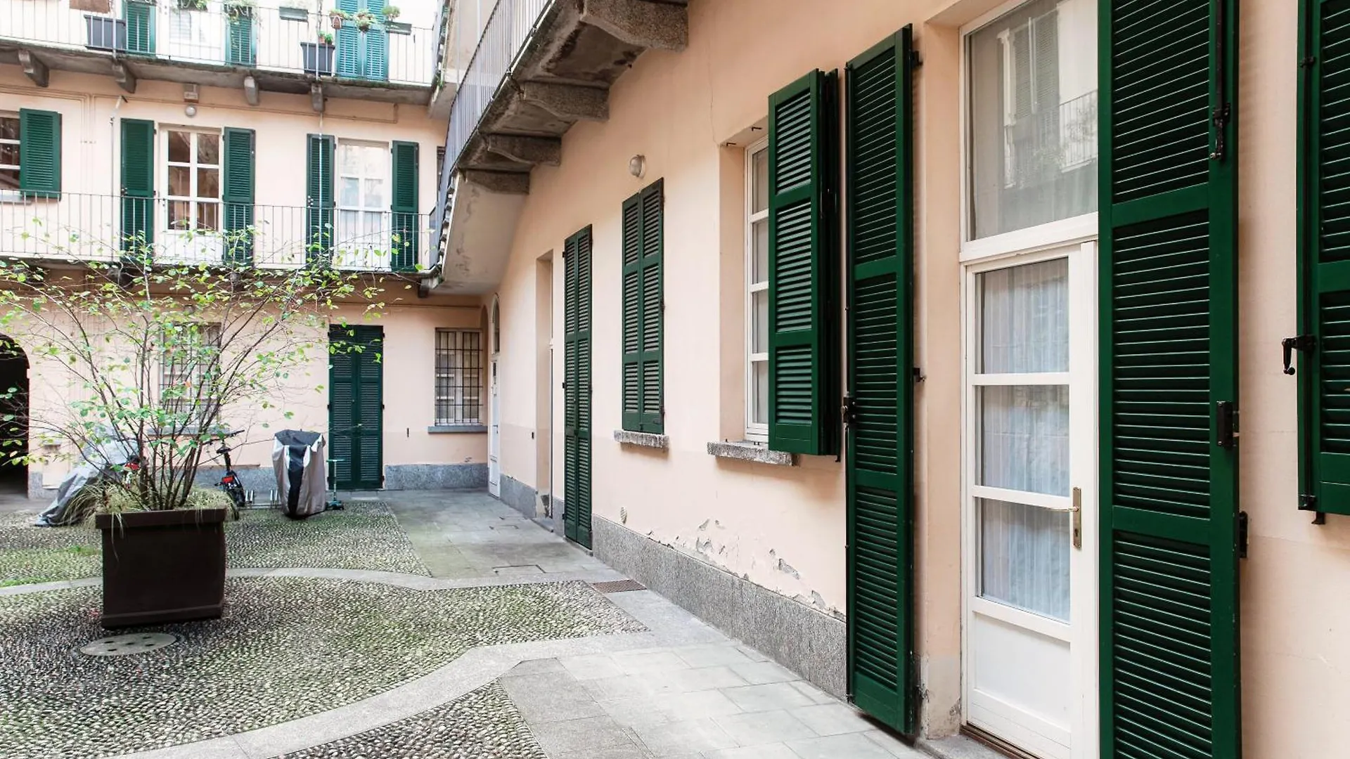Borgo Del Lago By Quokka 360 - Near The Train Station Of Como